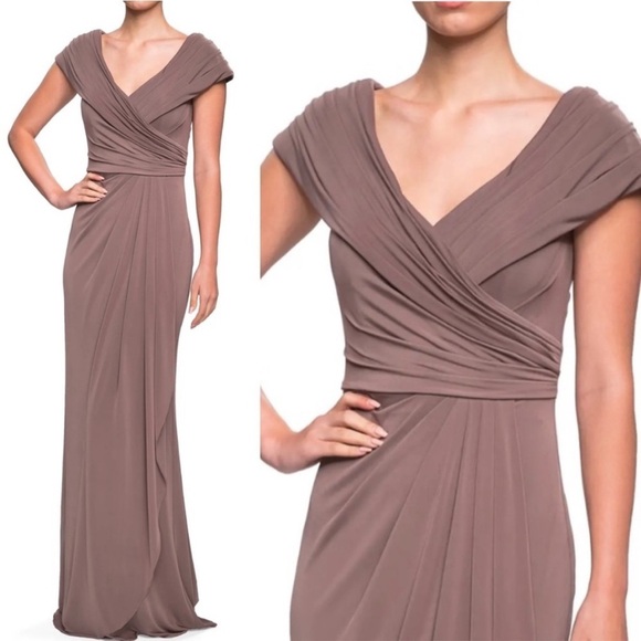 LA FEMME Ruched Jersey Column Gown Cocoa Brown - Picture 7 of 7